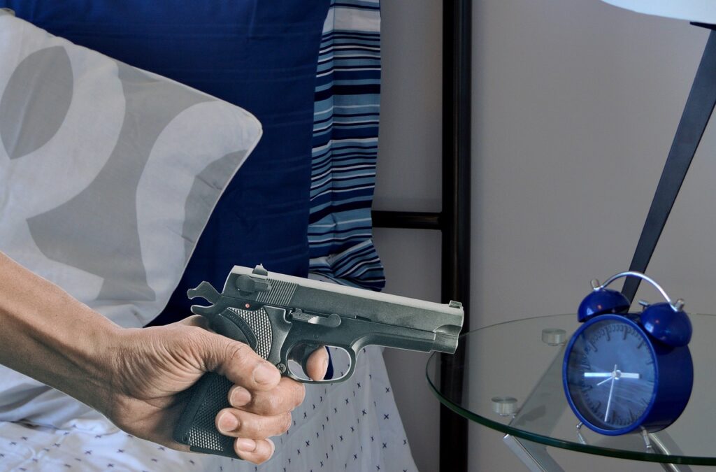 朝にスッキリ起きるための効果的な方法は？